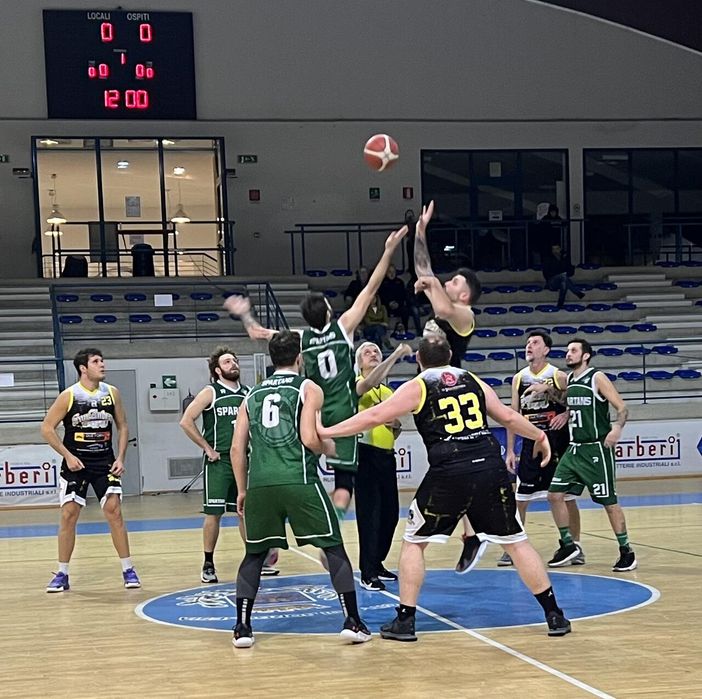 Spartan Basket trionfano a Borgosesia: 89 - 57 contro San Andreas Vercelli - Foto di Lety Bertini. Spartan Basket trionfano a Borgosesia: 89 - 57 contro San Andreas Vercelli - Foto di Lety Bertini.