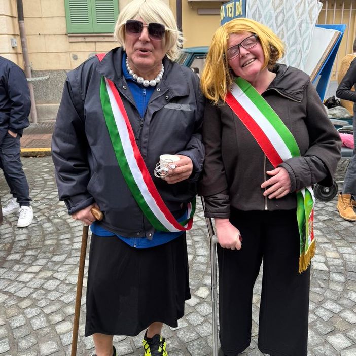 A Gattinara in scena la sfilata satirica A Gattinara in scena la sfilata satirica