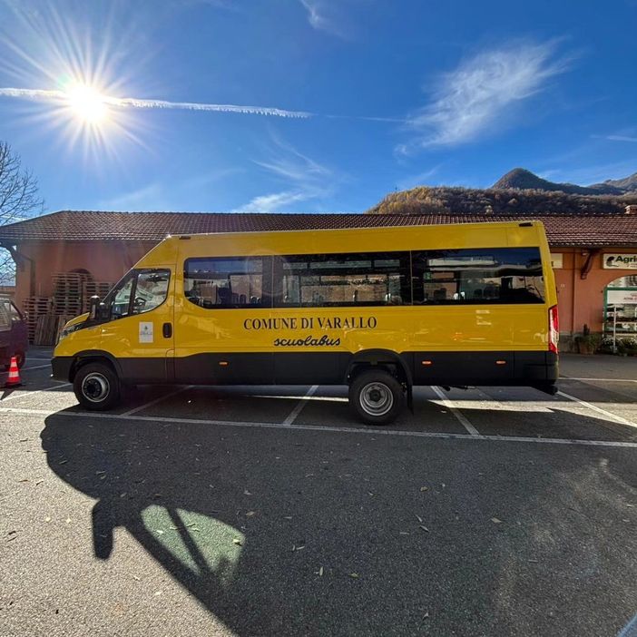 Varallo, un nuovo scuolabus per gli studenti: più sicurezza ed efficienza nei trasporti scolastici Varallo, un nuovo scuolabus per gli studenti: più sicurezza ed efficienza nei trasporti scolastici