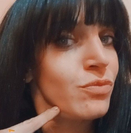 L'addio alla giovane mamma morta sulla Cremosina