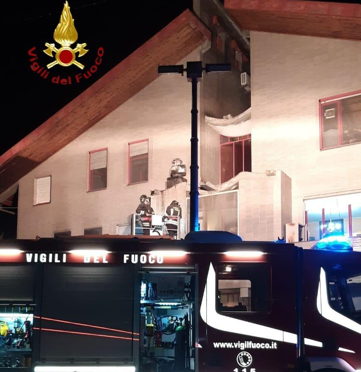 Fiamme in un pub di Gattinara