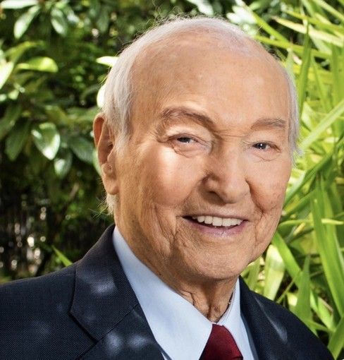 Paura per Piero Angela, ricoverato in ospedale dopo una caduta in casa