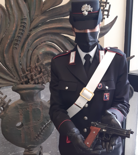 Rapinano un negozio e una coppia di ritorno dalla messa: nei guai due giovani di buona famiglia