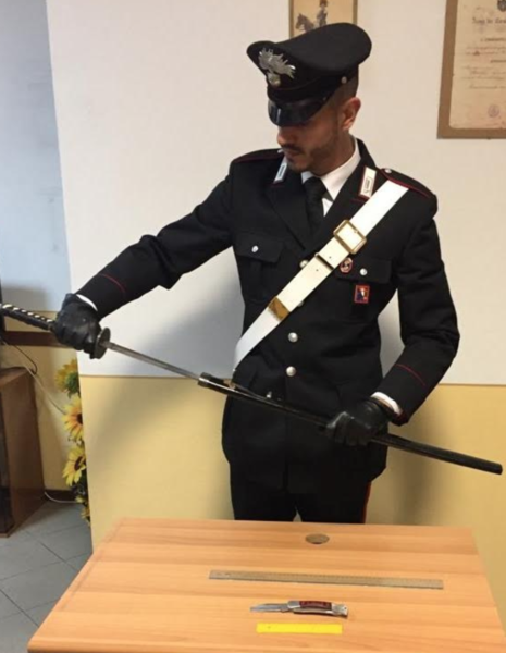 Le armi sequestrate dai Carabinieri Le armi sequestrate dai Carabinieri