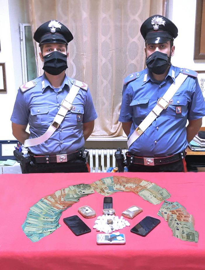 Novelli sposi in manette