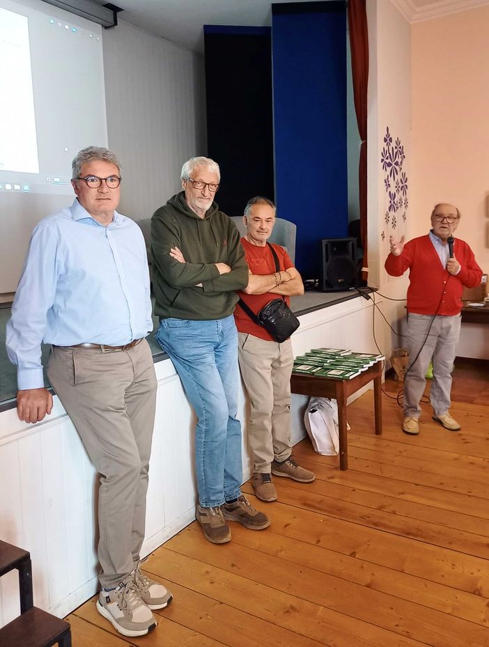 Gli appuntamenti, che si tengono nel Salone Parrocchiale il martedì pomeriggio, vertono su temi di interesse collettivo che spaziano dalla storia, alla medicina fino alla cucina.