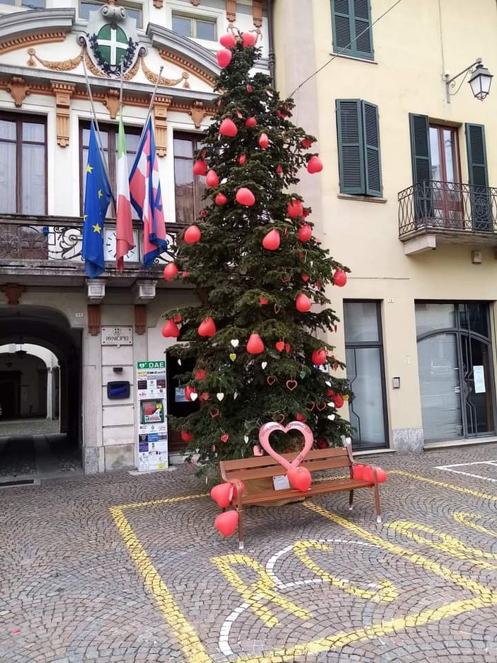 Albero di cuori a Romagnano per San Valentino
