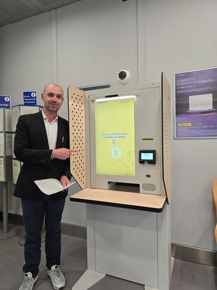 Santhià, all’Ufficio postale arrivano i servizi della Pubblica Amministrazione.. Santhià, all’Ufficio postale arrivano i servizi della Pubblica Amministrazione..