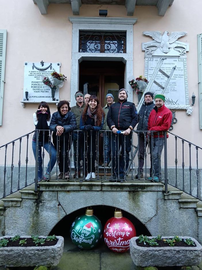 Boccioleto, completati gli addobbi natalizi grazie alla generosità dei cittadini e ai lavoretti dei bambini