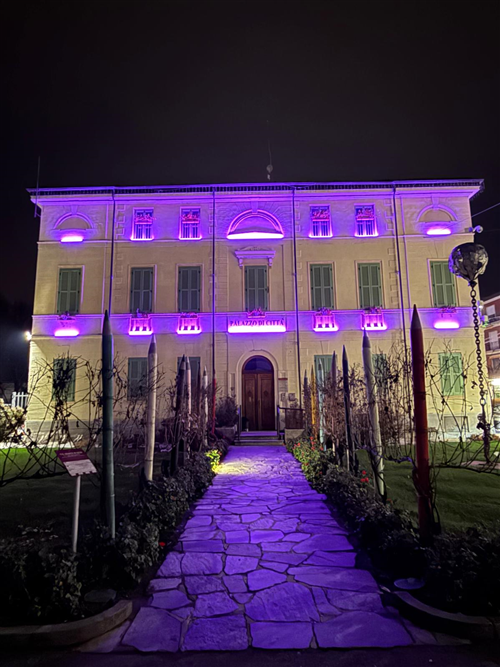 Gattinara si illumina di viola per la Giornata Mondiale contro il Tumore al Pancreas
