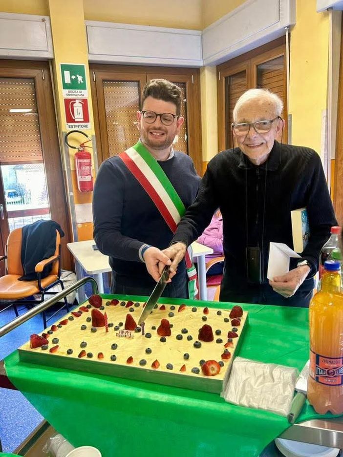 Valduggia festeggia i 99 anni di Don Dante: “Un esempio per tutta la comunità” Valduggia festeggia i 99 anni di Don Dante: “Un esempio per tutta la comunità”