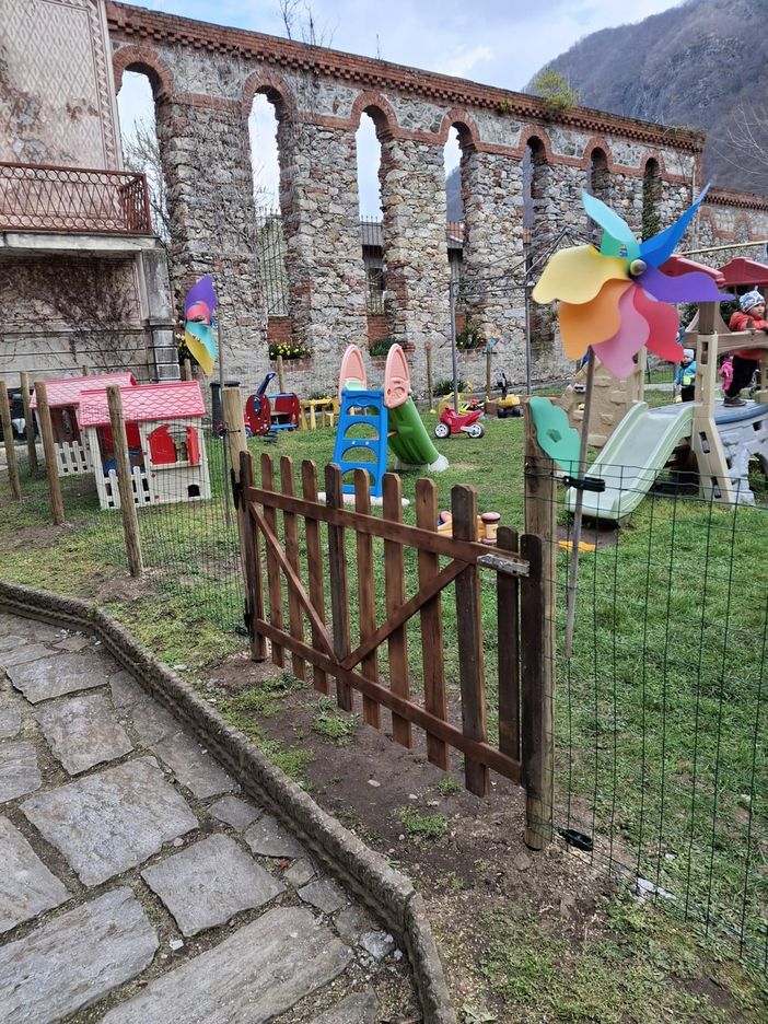 A Quarona nuova recinzione al Gioca bimbo di Villa Rolandi: più sicurezza per i piccoli con l’arrivo della primavera