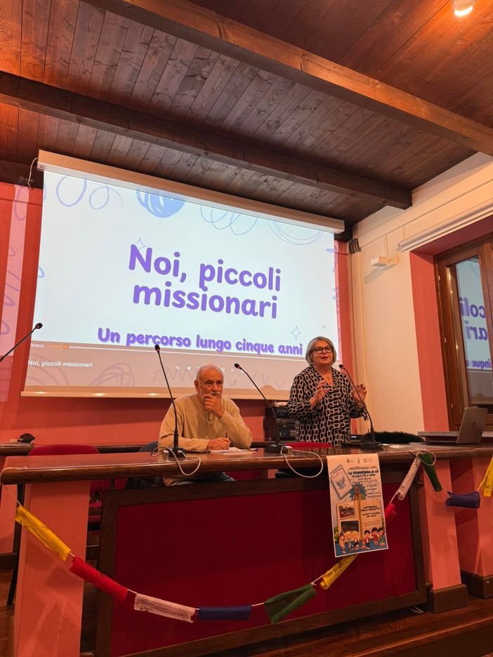 Da Gattinara al mondo: cinque anni di solidarietà nati in una classe di prima elementare Da Gattinara al mondo: cinque anni di solidarietà nati in una classe di prima elementare