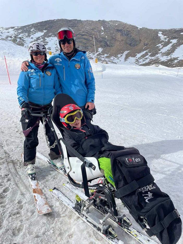 Progetto disabilità sulle piste con la Scuola sci Alagna Progetto disabilità sulle piste con la Scuola sci Alagna