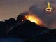 Cravagliana, proseguono le operazioni di spegnimento dell'incendio Cravagliana, proseguono le operazioni di spegnimento dell'incendio