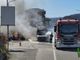 Pulmino in fiamme a Borgosesia: sono 3 i veicoli coinvolti