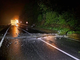 Dal Nord Ovest – Crolla un grosso masso sulla strada per Alagna (foto dalla pagina Facebook di Provincia di Vercelli)