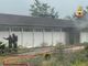 Trino, capannone in fiamme