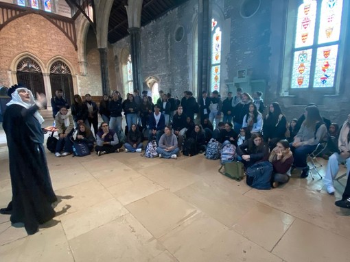 Il Liceo Ferrari di Borgosesia vola a Winchester per una settimana di vacanza studio Il Liceo Ferrari di Borgosesia vola a Winchester per una settimana di vacanza studio