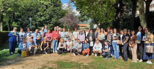 Borgosesia, una quarantina di lettori al Silent Book Club tra libri e benessere al Parco Magni Borgosesia, una quarantina di lettori al Silent Book Club tra libri e benessere al Parco Magni