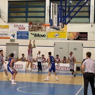 Valsesia Basket travolge Verbania al Pala Loro Piana: ora i playoff