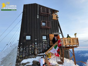 Soccorso Alpino della Guardia di Finanza sulle piste per la Fiamma Olimpica