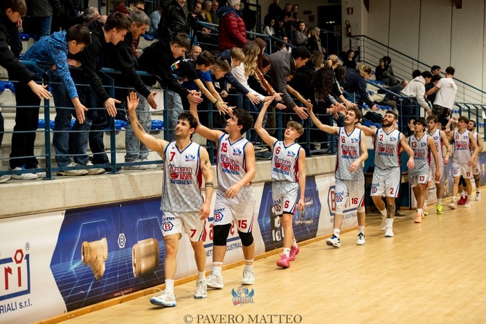 DR2, Valsesia Basket ritrova fiducia: Fulgor Omegna battuta 65-49 al Pala Loro Piana