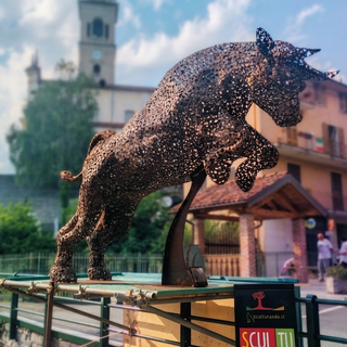 Cellio con Breia, presentata “Unitorum”: la nuova scultura in corten di Ruben Bertoldo per Sculturando