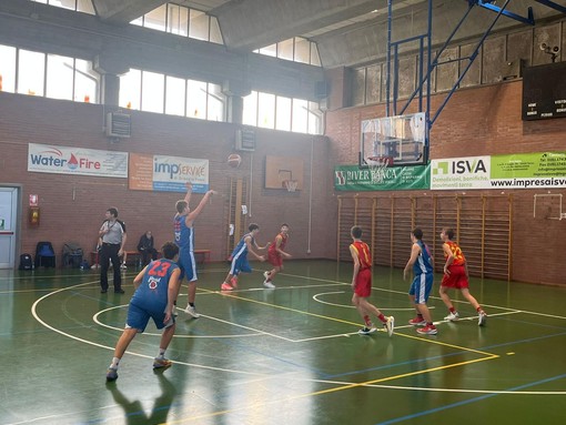 Cigliano troppo forte: l’Under 14 del Valsesia Basket lotta ma si arrende 74-40 Cigliano troppo forte: l’Under 14 del Valsesia Basket lotta ma si arrende 74-40