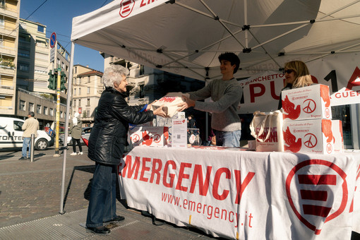 Colomba della Pace: continua la campagna di Emergency nelle piazze italiane