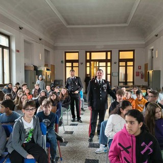 Legalità e consapevolezza, i Carabinieri incontrano gli studenti di Coggiola e Pray