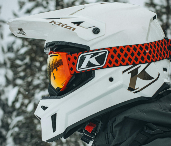 Mai più senza casco sugli sci: il nuovo decreto che rende obbligatoria la protezione per tutti