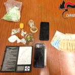 Nasconde in bocca due dosi di cocaina durante un controllo, fermato un 35enne in Valsessera