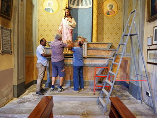 Isolella, un fondo per sostenere il restauro della cappella del Sacro Cuore Isolella, un fondo per sostenere il restauro della cappella del Sacro Cuore