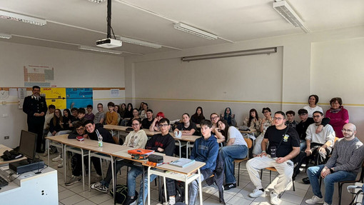Legalità e prevenzione, i Carabinieri di Valle Mosso incontrano gli studenti del Gae Aulenti