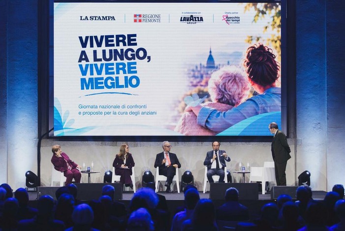 Assistenza agli anziani, il Piemonte sperimenta un nuovo modello Assistenza agli anziani, il Piemonte sperimenta un nuovo modello