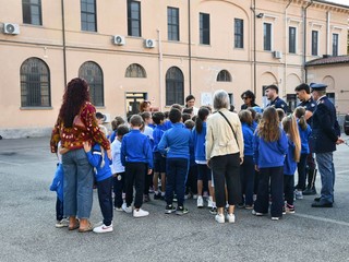 Vercelli, la Polizia di Stato celebra San Michele Arcangelo tra cerimonia religiosa e Family Day Vercelli, la Polizia di Stato celebra San Michele Arcangelo tra cerimonia religiosa e Family Day