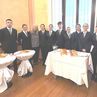 Aperitivo d’Autore all’Alberghiero di Varallo con la scrittrice Antonella Mecenero