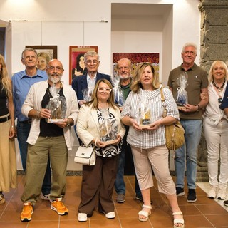 Varallo, premiati gli artisti di “Frammenti di luce e ombre” a Palazzo D’Adda