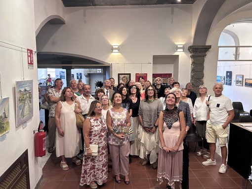 A Varallo 54 artisti tra pittura, scultura e fotografia con “Frammenti di luce e ombre” A Varallo 54 artisti tra pittura, scultura e fotografia con “Frammenti di luce e ombre”
