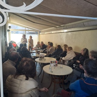 A Varallo Sesia un nuovo incontro di “Al Caffè” sulle terapie non farmacologiche per demenze e Alzheimer