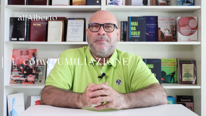 AlfAlberto, U come Umiliazione: il valore di una persona oltre i successi AlfAlberto, U come Umiliazione: il valore di una persona oltre i successi