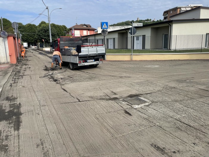 Gattinara, al via i primi due lotti di asfaltature sulle strade cittadine Gattinara, al via i primi due lotti di asfaltature sulle strade cittadine