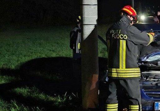 Crevacuore, auto contro un palo - Foto di repertorio Crevacuore, auto contro un palo - Foto di repertorio