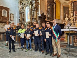 Cravagliana, un riconoscimento alle squadre AIB e ai Vigili del Fuoco impegnati negli incendi estivi Cravagliana, un riconoscimento alle squadre AIB e ai Vigili del Fuoco impegnati negli incendi estivi
