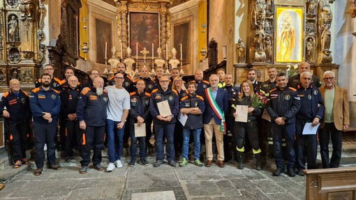 Cravagliana, un riconoscimento alle squadre AIB e ai Vigili del Fuoco impegnati negli incendi estivi Cravagliana, un riconoscimento alle squadre AIB e ai Vigili del Fuoco impegnati negli incendi estivi