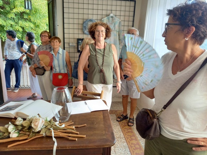Guardabosone, abiti da sposa in mostra tra memoria, tradizioni e rock’n roll Guardabosone, abiti da sposa in mostra tra memoria, tradizioni e rock’n roll
