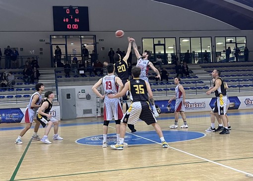 Barberi Valsesia Basket in vantaggio di 4 punti al Campionato regionale: 65 – 61 contro Basket Spartans -  Foto di Letizia Bertini.