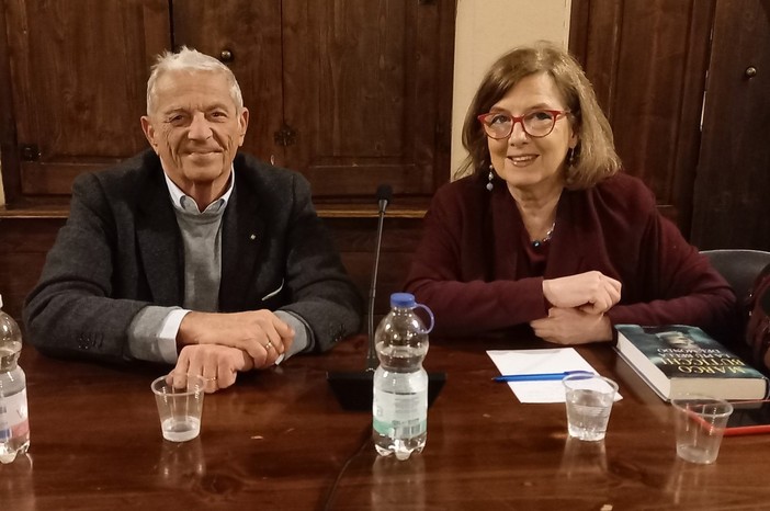 Romagnano Sesia, Marco Buticchi torna sul territorio e presenta “La più bella del mondo” Romagnano Sesia, Marco Buticchi torna sul territorio e presenta “La più bella del mondo”