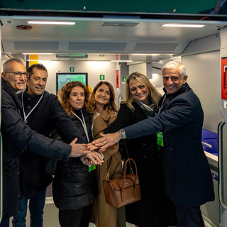 Trasporti, in Piemonte nuovo treno elettrico a doppio piano